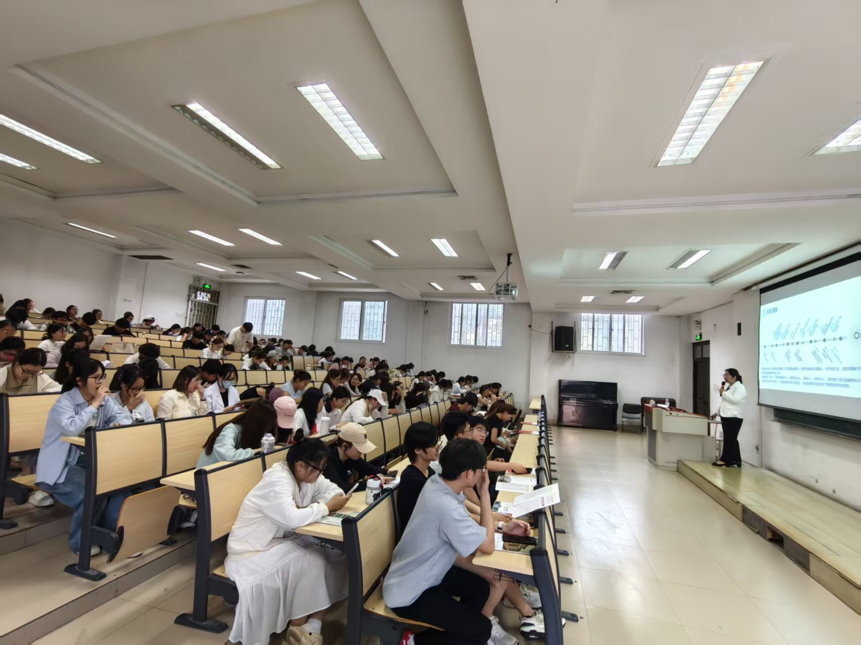 郑州师范学院宣传.jpg 郑州师范学院宣传.jpg
